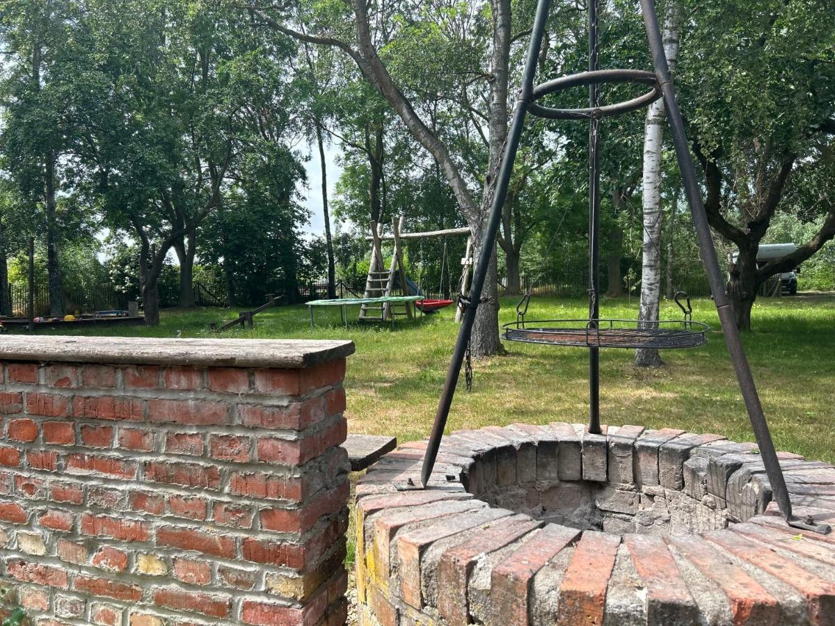 Ferienwohnungen Poppelvitz Altefähr Exterior foto